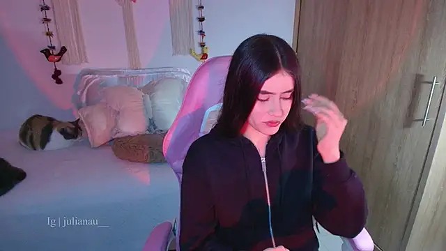 iriswest  online show from March 25, 2026, 12:00 am