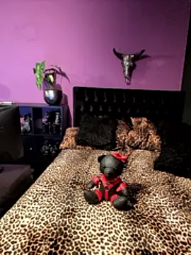 beauty-of-pain online show from April 12, 2026, 1:25 pm