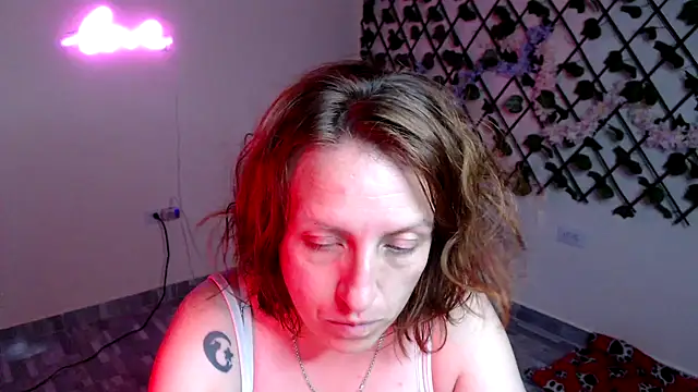 kittykalor09 online show from April 22, 2026, 12:50 am