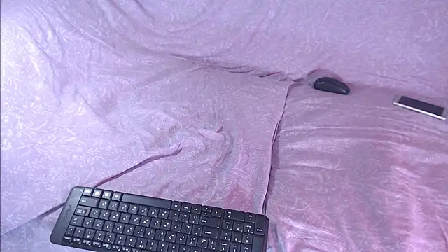 Snapshot of Q_T_pie chatting on October 24, 2025, 1:26 am Q T pie online show from October 24, 2025, 1:26 am