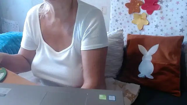 QueenLana online show from September 22, 2025, 6:08 am