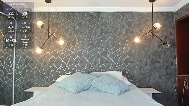 danaythamara1 online show from September 17, 2025, 8:11 pm