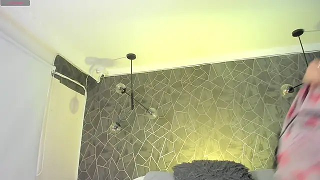 danaythamara1 online show from November 12, 2025, 8:56 pm