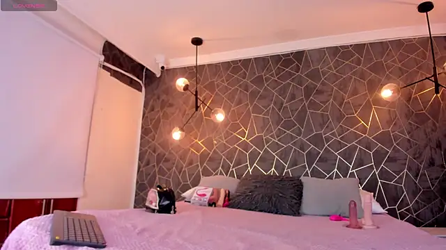 danaythamara1 online show from October 31, 2025, 11:33 pm