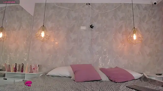 danaythamara1 online show from November 25, 2025, 8:53 pm