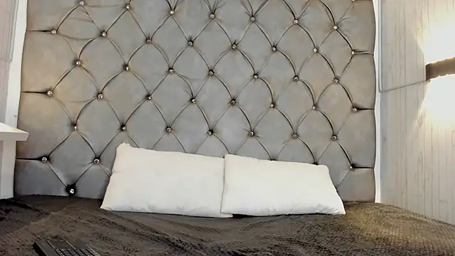 danaythamara1 online show from February 19, 2025, 9:03 pm