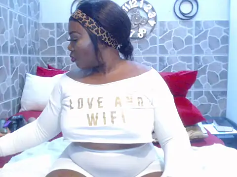 Snapshot of THREEHOLESPLEASURE99 chatting on October 21, 2025, 1:32 pm THREEHOLESPLEASURE99 online show from October 21, 2025, 1:32 pm