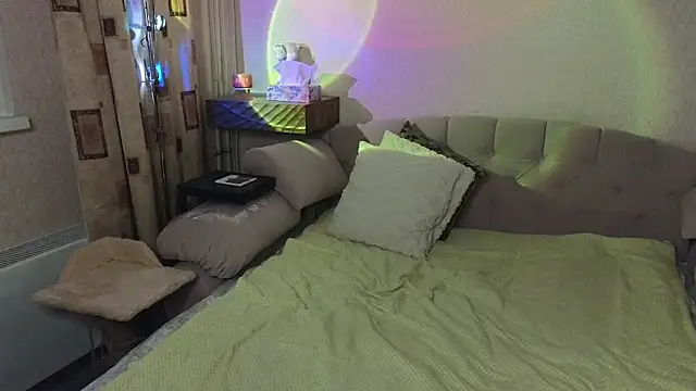 Snapshot of Vivian_Davis chatting on February 2, 2026, 7:24 pm Vivian Davis online show from February 2, 2026, 7:24 pm