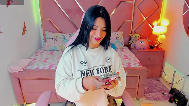 Snapshot of natalia-888 chatting on March 19, 2025, 1:10 am natalia-888 online show from March 19, 2025, 1:10 am