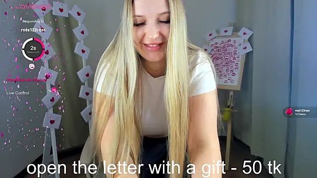 Snapshot of Adr1ana_ chatting on February 8, 2025, 2:15 am Adr1ana online show from February 8, 2025, 2:15 am