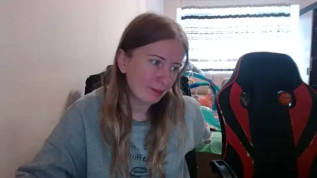 Snapshot of PeterAndJen chatting on October 16, 2025, 7:16 am PeterAndJen online show from October 16, 2025, 7:16 am