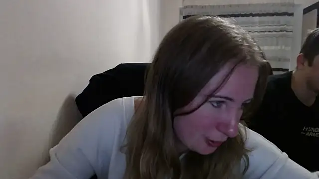 Snapshot of PeterAndJen chatting on October 4, 2025, 6:31 pm PeterAndJen online show from October 4, 2025, 6:31 pm