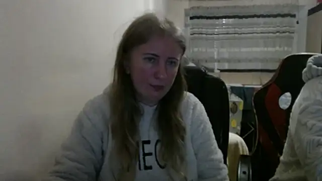 PeterAndJen online show from February 17, 2026, 8:39 pm