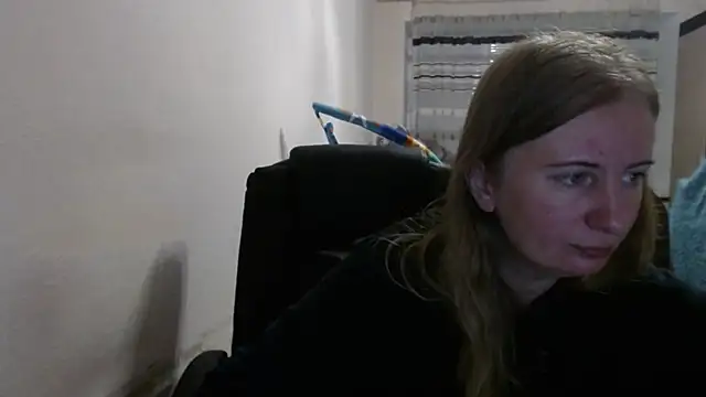 Snapshot of PeterAndJen chatting on September 20, 2025, 7:52 pm PeterAndJen online show from September 20, 2025, 7:52 pm