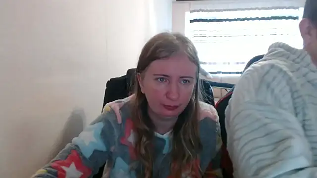 PeterAndJen online show from November 24, 2025, 7:41 am