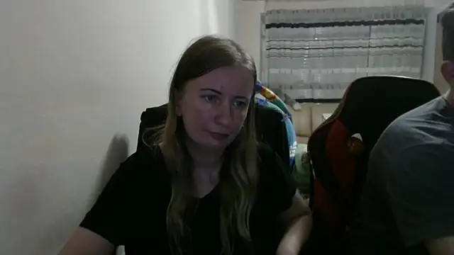 Snapshot of PeterAndJen chatting on September 19, 2025, 7:40 pm PeterAndJen online show from September 19, 2025, 7:40 pm