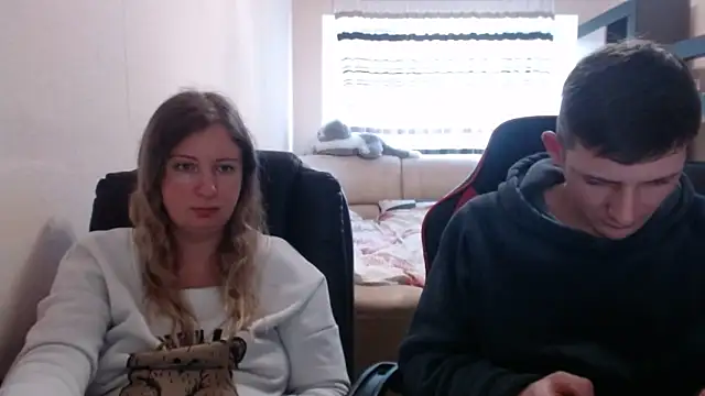 PeterAndJen online show from March 12, 2025, 12:36 pm