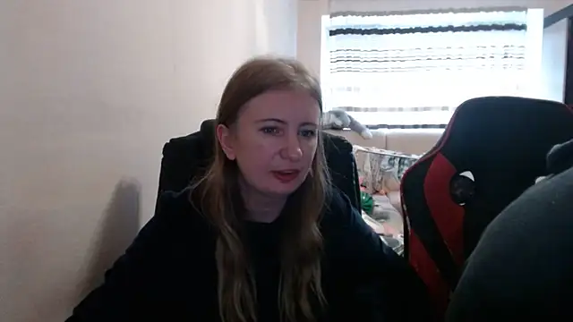 Snapshot of PeterAndJen chatting on October 28, 2025, 9:41 am PeterAndJen online show from October 28, 2025, 9:41 am