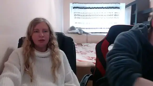 PeterAndJen online show from March 6, 2025, 3:02 pm