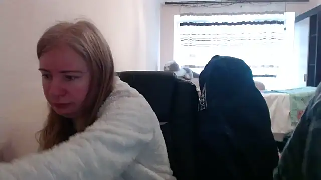 PeterAndJen online show from February 4, 2026, 6:52 am