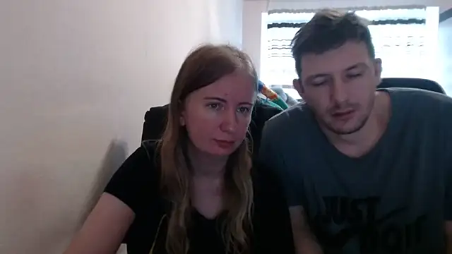 Snapshot of PeterAndJen chatting on September 18, 2025, 7:22 am PeterAndJen online show from September 18, 2025, 7:22 am