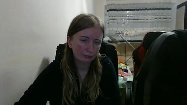 Snapshot of PeterAndJen chatting on October 14, 2025, 6:52 pm PeterAndJen online show from October 14, 2025, 6:52 pm