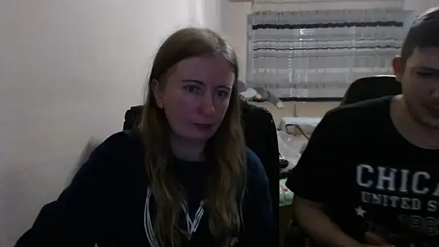 PeterAndJen online show from November 3, 2025, 8:12 pm