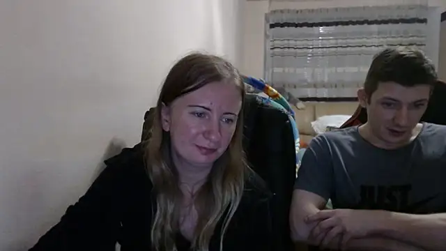 Snapshot of PeterAndJen chatting on September 18, 2025, 7:28 pm PeterAndJen online show from September 18, 2025, 7:28 pm