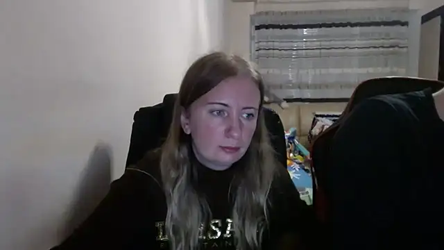 Snapshot of PeterAndJen chatting on October 2, 2025, 6:11 pm PeterAndJen online show from October 2, 2025, 6:11 pm