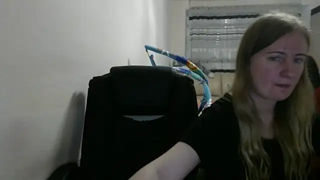 Snapshot of PeterAndJen chatting on September 17, 2025, 7:05 pm PeterAndJen online show from September 17, 2025, 7:05 pm