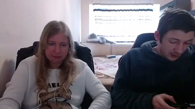 PeterAndJen online show from March 10, 2025, 10:07 am