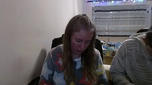 PeterAndJen online show from December 21, 2025, 7:26 pm