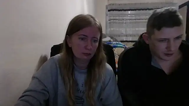 Snapshot of PeterAndJen chatting on October 15, 2025, 7:11 pm PeterAndJen online show from October 15, 2025, 7:11 pm