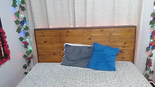 NikkieMilky online show from February 10, 2026, 1:48 am