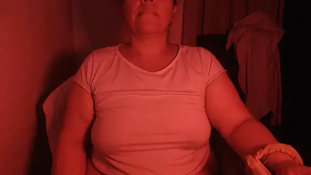 agathamiller01 online show from November 28, 2025, 11:16 pm