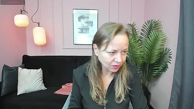 GabrielGold online show from October 3, 2025, 8:32 pm