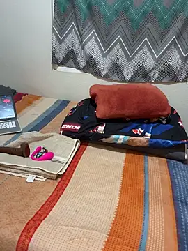 MileyGia online show from December 20, 2025, 1:30 am