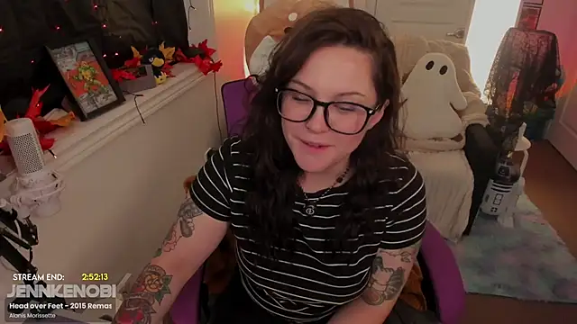 Snapshot of JennKenobi chatting on October 7, 2025, 4:30 pm JennKenobi online show from October 7, 2025, 4:30 pm