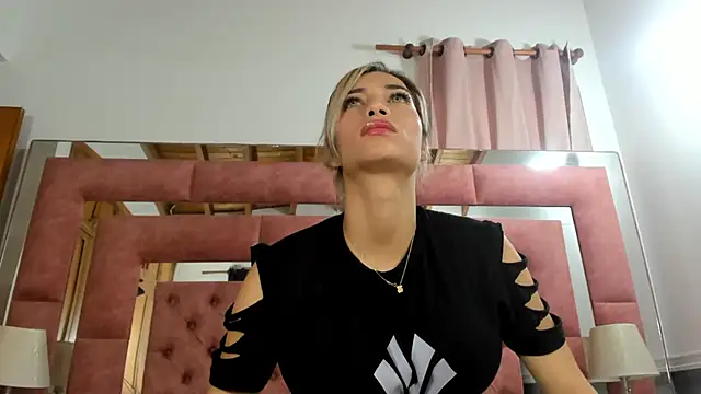 Snapshot of briana_wonder69xxx chatting on October 18, 2025, 2:41 pm briana wonder69xxx online show from October 18, 2025, 2:41 pm