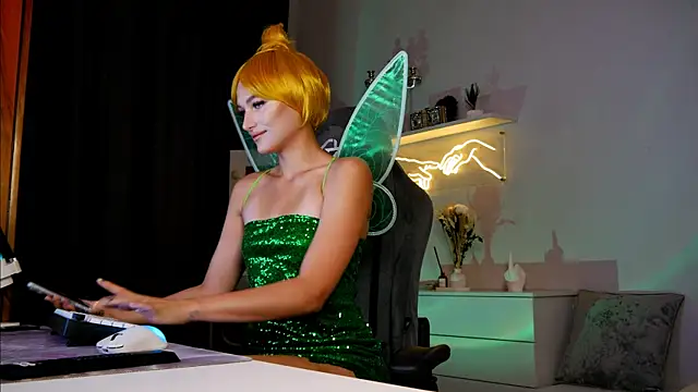 Snapshot of MrsTenderBeast chatting on February 23, 2025, 4:35 pm MrsTenderBeast online show from February 23, 2025, 4:35 pm