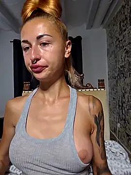 Snapshot of kylie_blck chatting on October 6, 2025, 3:51 am kylie blck online show from October 6, 2025, 3:51 am