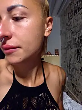 Snapshot of kylie_blck chatting on October 5, 2025, 2:35 am kylie blck online show from October 5, 2025, 2:35 am