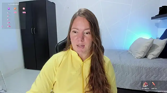 Snapshot of tamy_shine87 chatting on October 26, 2025, 12:44 am tamy shine87 online show from October 26, 2025, 12:44 am