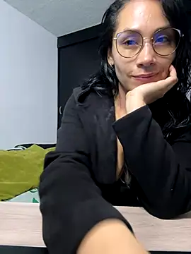 Angela isabella online show from September 17, 2025, 12:18 pm