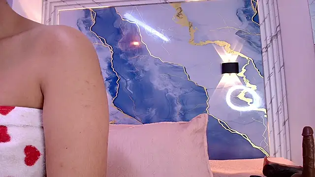 Snapshot of lorrayne_ chatting on October 21, 2025, 12:15 pm lorrayne  online show from October 21, 2025, 12:15 pm