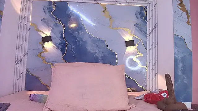 Snapshot of lorrayne_ chatting on September 20, 2025, 12:10 pm lorrayne  online show from September 20, 2025, 12:10 pm