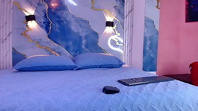 Snapshot of lorrayne_ chatting on October 22, 2025, 12:04 pm lorrayne  online show from October 22, 2025, 12:04 pm