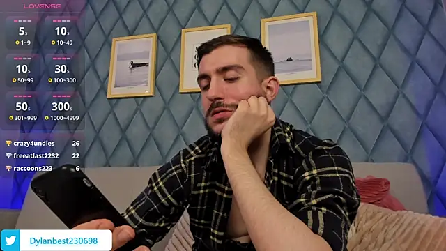 Snapshot of Dylan_Best chatting on March 18, 2025, 8:39 am Dylan Best online show from March 18, 2025, 8:39 am