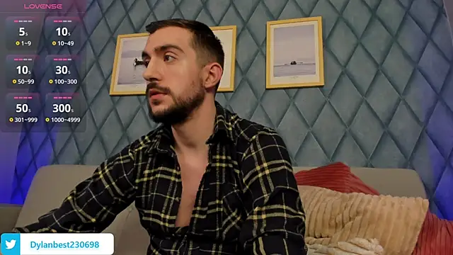 Snapshot of Dylan_Best chatting on March 17, 2025, 11:24 pm Dylan Best online show from March 17, 2025, 11:24 pm