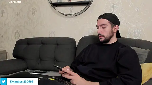 Snapshot of Dylan_Best chatting on February 3, 2026, 10:26 pm Dylan Best online show from February 3, 2026, 10:26 pm